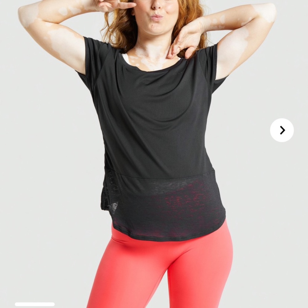 Whitney Simmons swing Tank S and Long Line Tee L